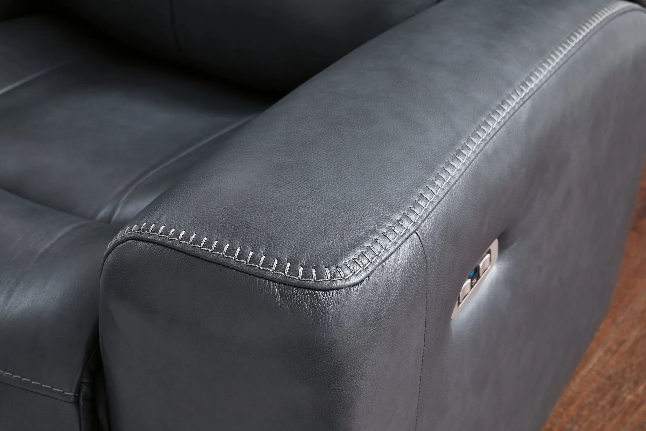 Next Move Power Reclining Loveseat - Image 9