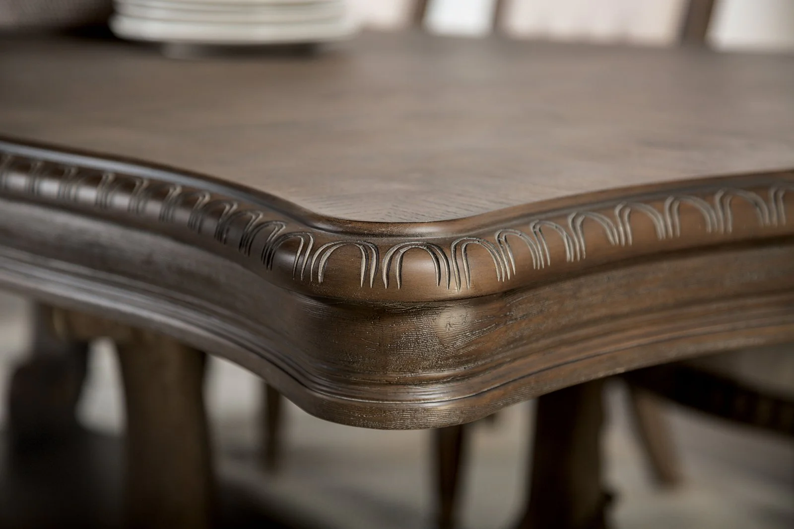 Oakham 7 Pc. Dining Table Set (2AC+4SC) - Image 3