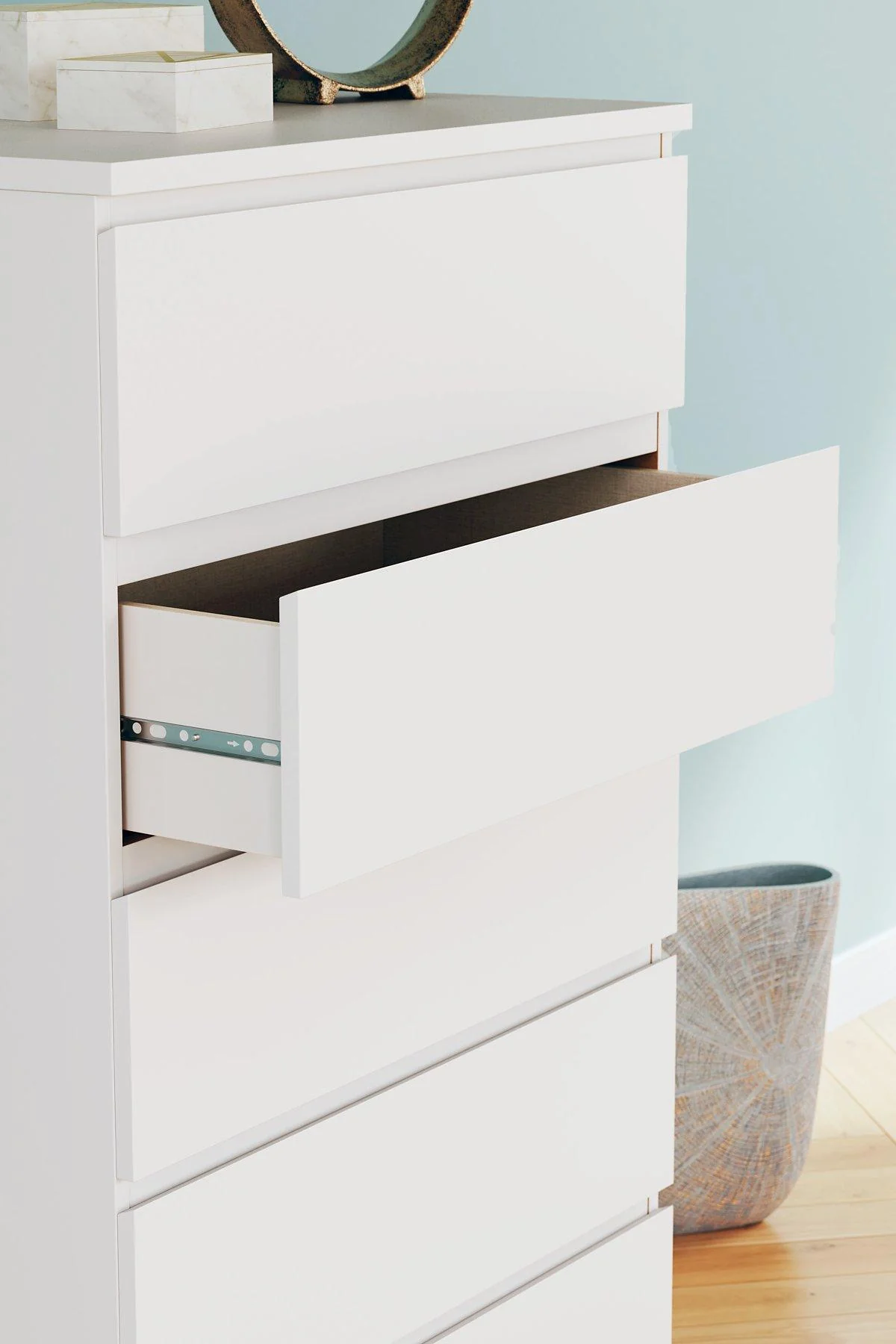 Onita Chest of Drawers - Image 12