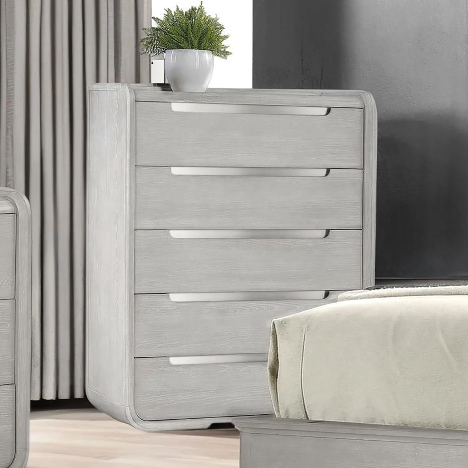 Osterley 5 Pc. Queen Bedroom Set w/ Chest - Image 2