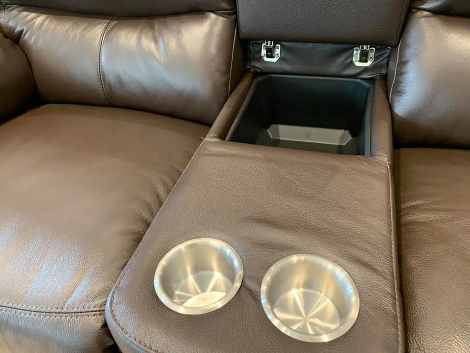Palliser Cozumel Console Loveseat with Cupholder - Image 4