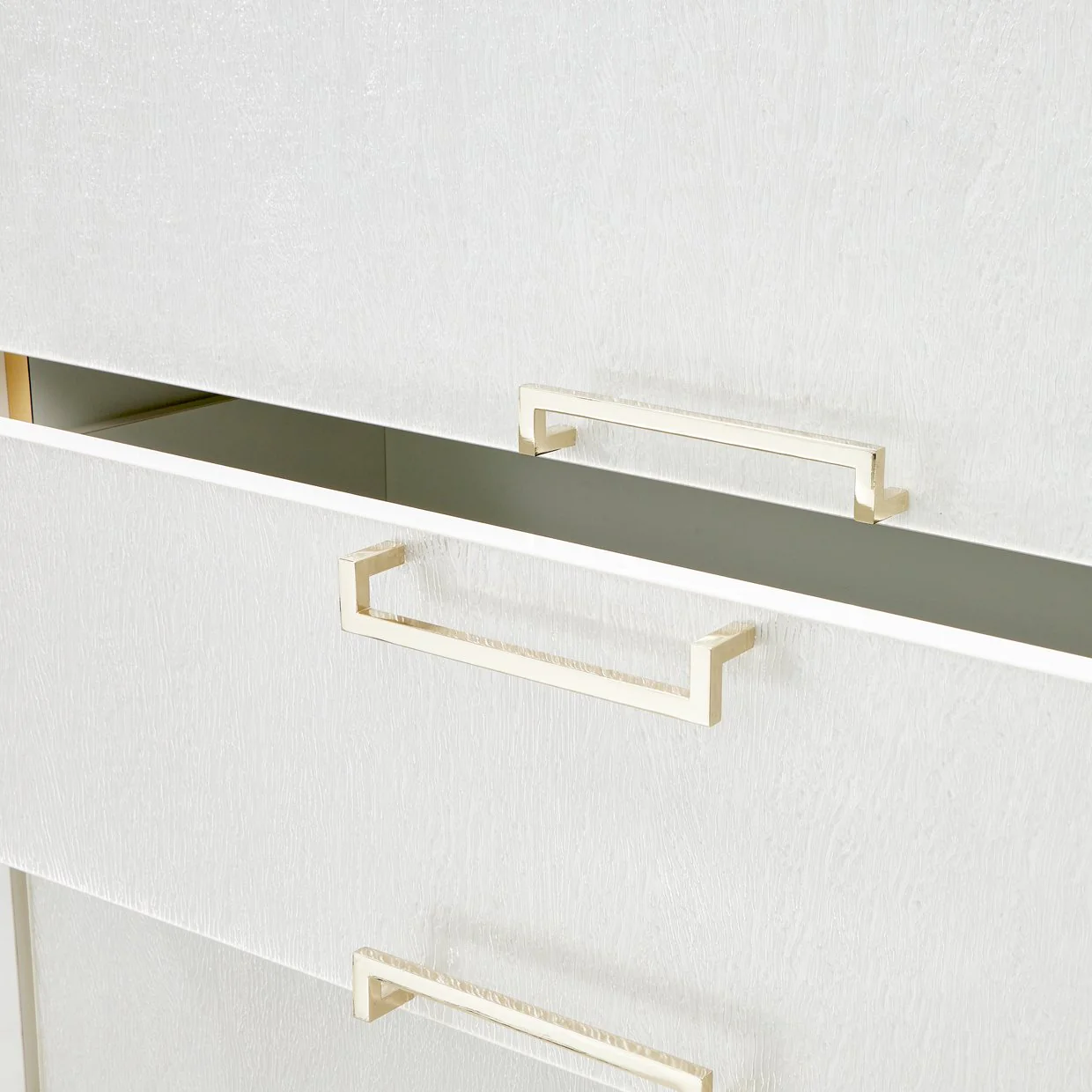 Palm Gate 6-Drawer Chest - Cloud White - Image 5