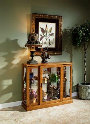 Pulaski Curio Console in Golden Oak III - Image 2