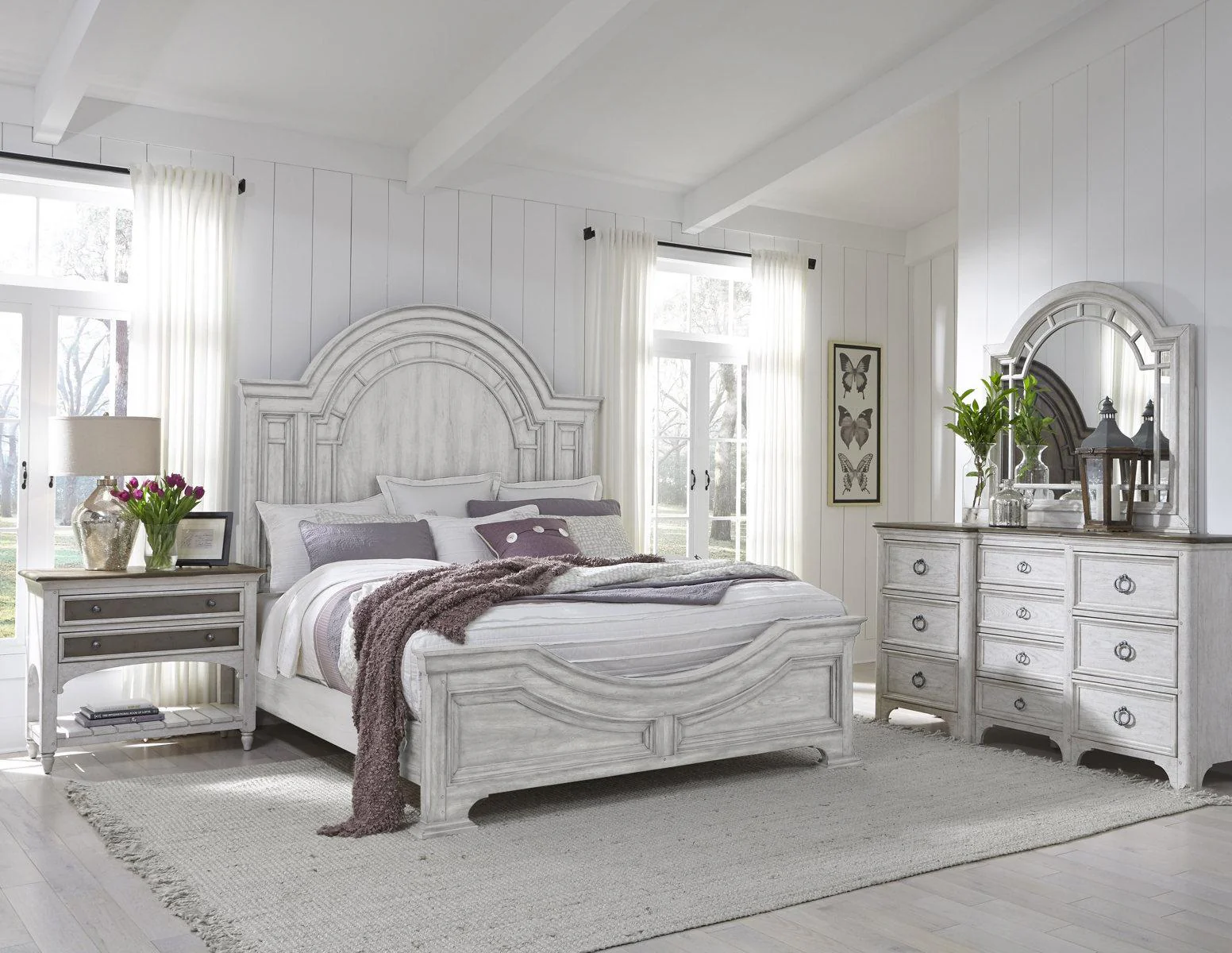 Pulaski Glendale Estates King Transom Panel Bed in White - Image 3