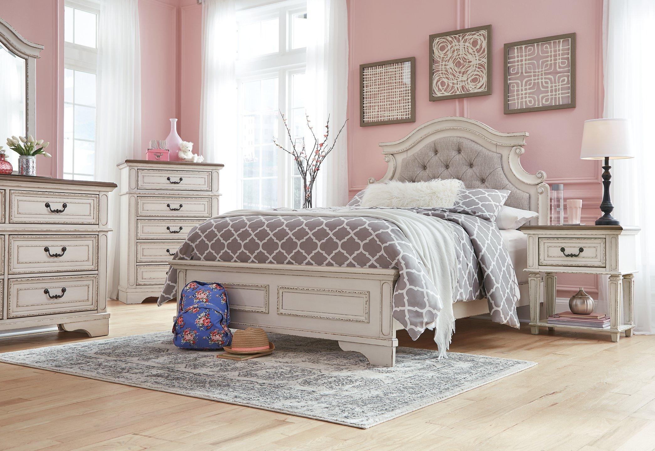 Realyn Bed - Image 35