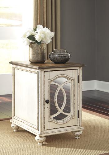 Realyn Chairside End Table - Image 12