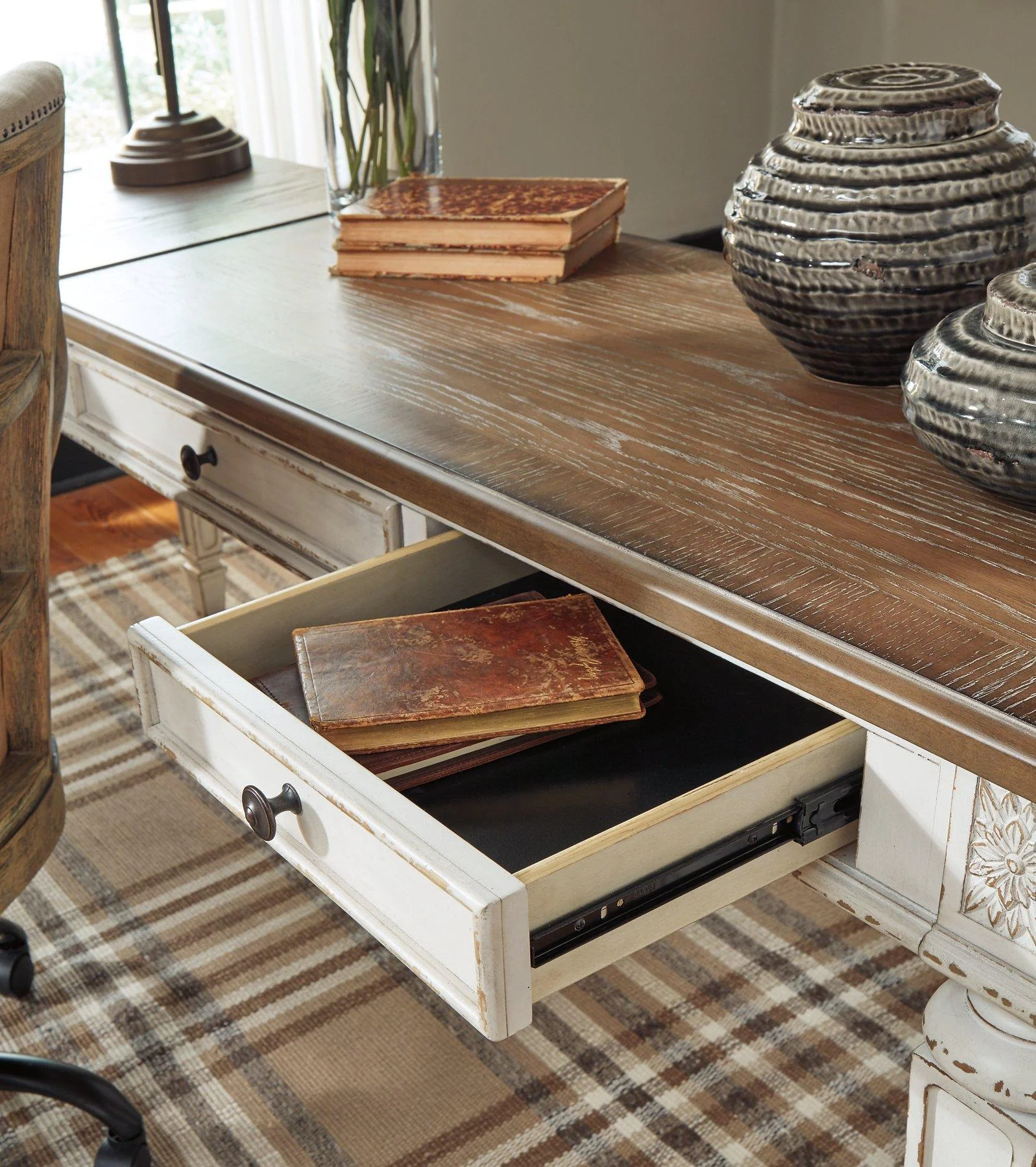 Realyn Home Office Set - Image 10
