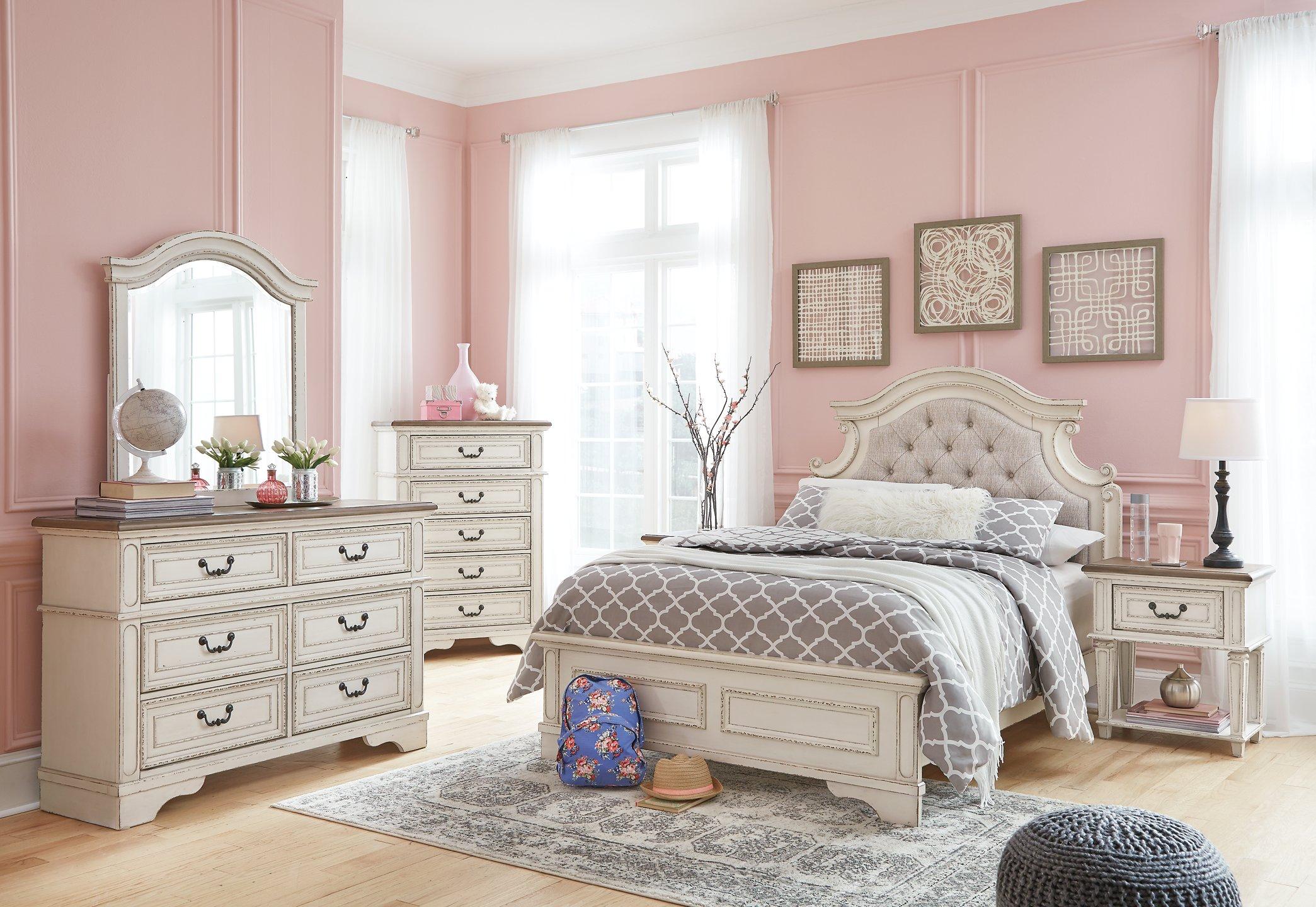 Realyn Nightstand - Image 11