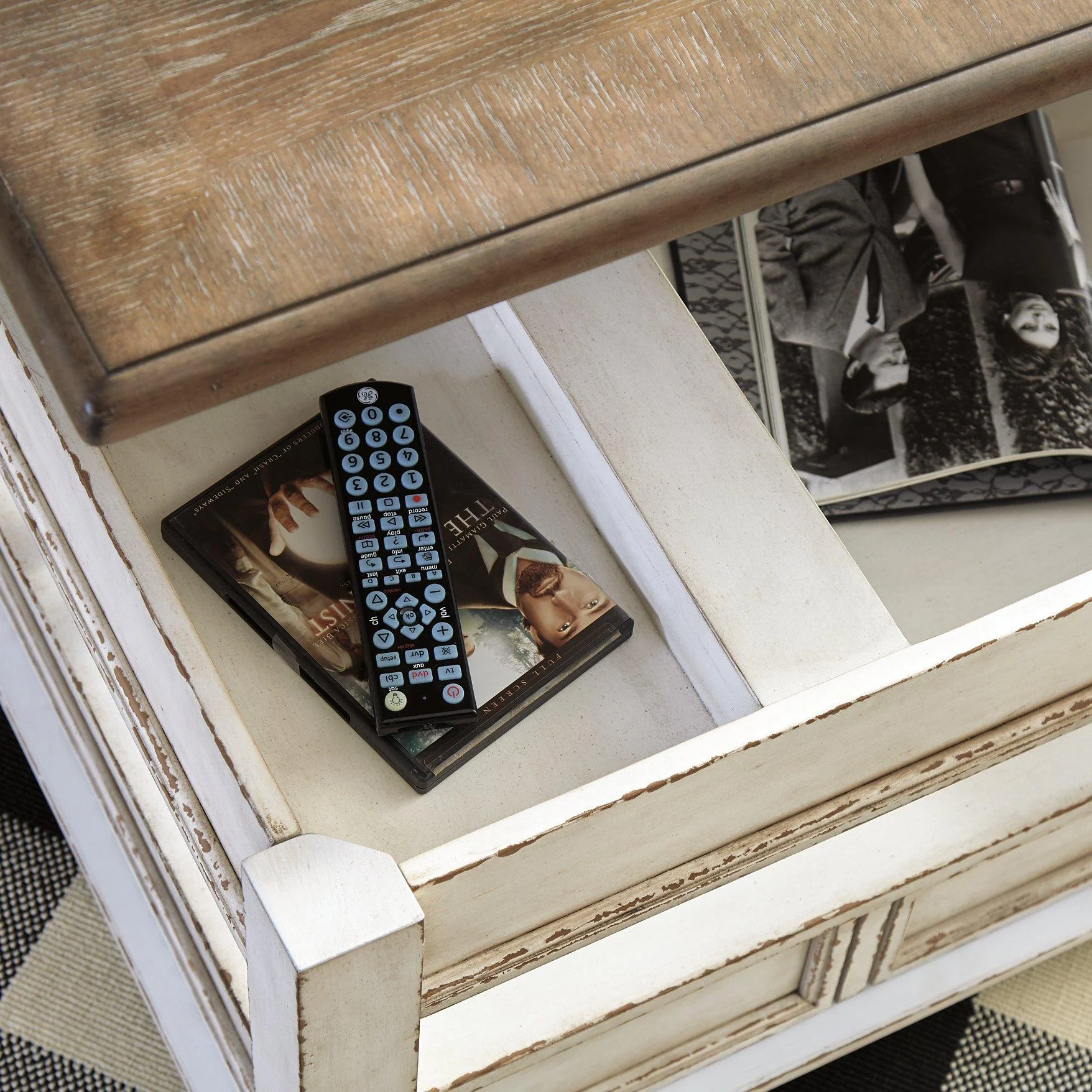 Realyn Occasional Table Set - Image 10