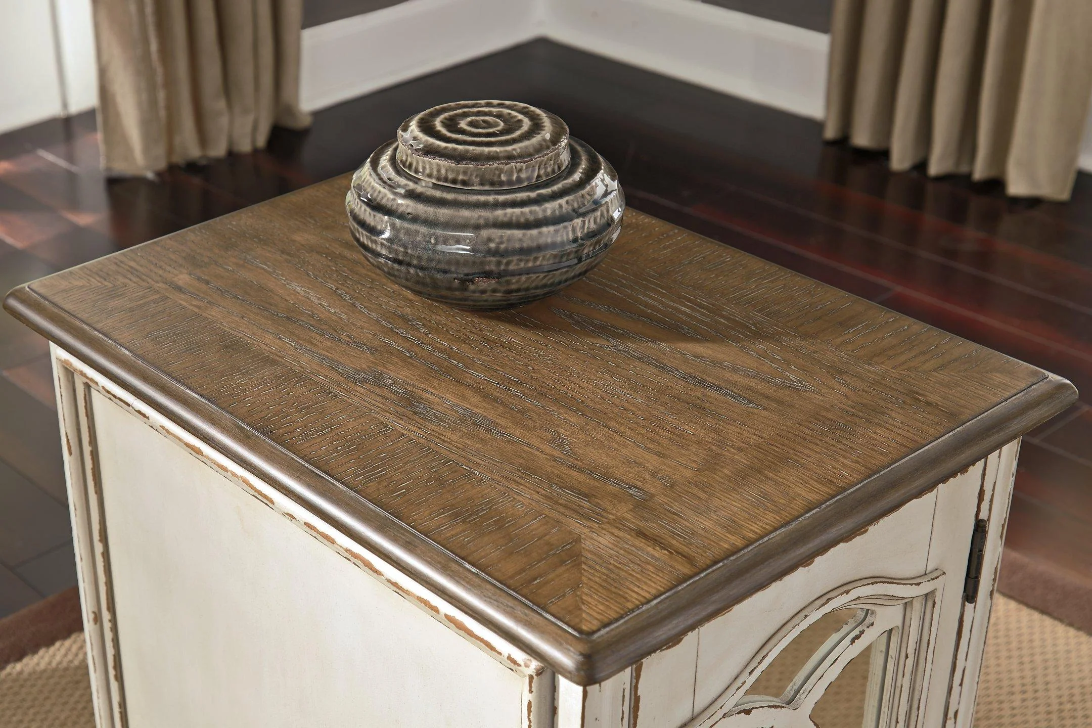 Realyn Occasional Table Set - Image 13