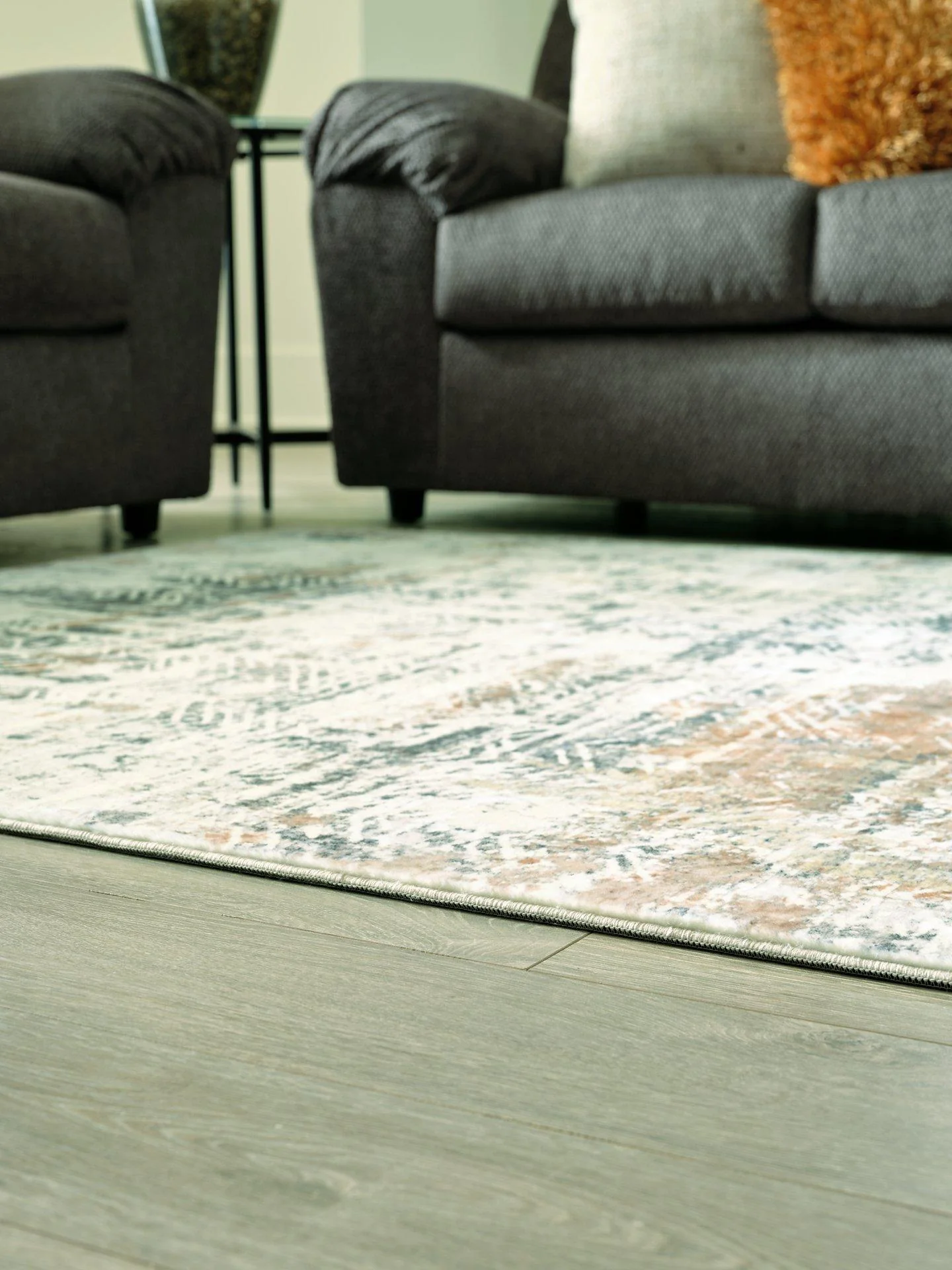 Redlings 7'5" x 9'6" Rug - Image 5