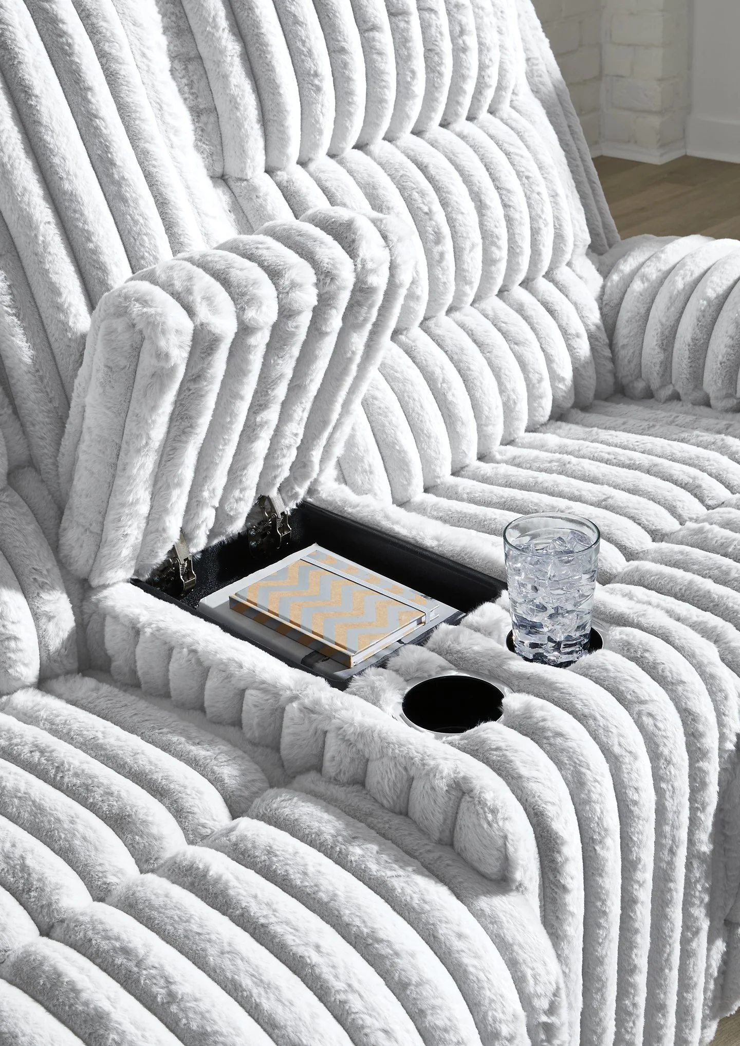 Rhines Falls Power Reclining Loveseat with Console - Image 8