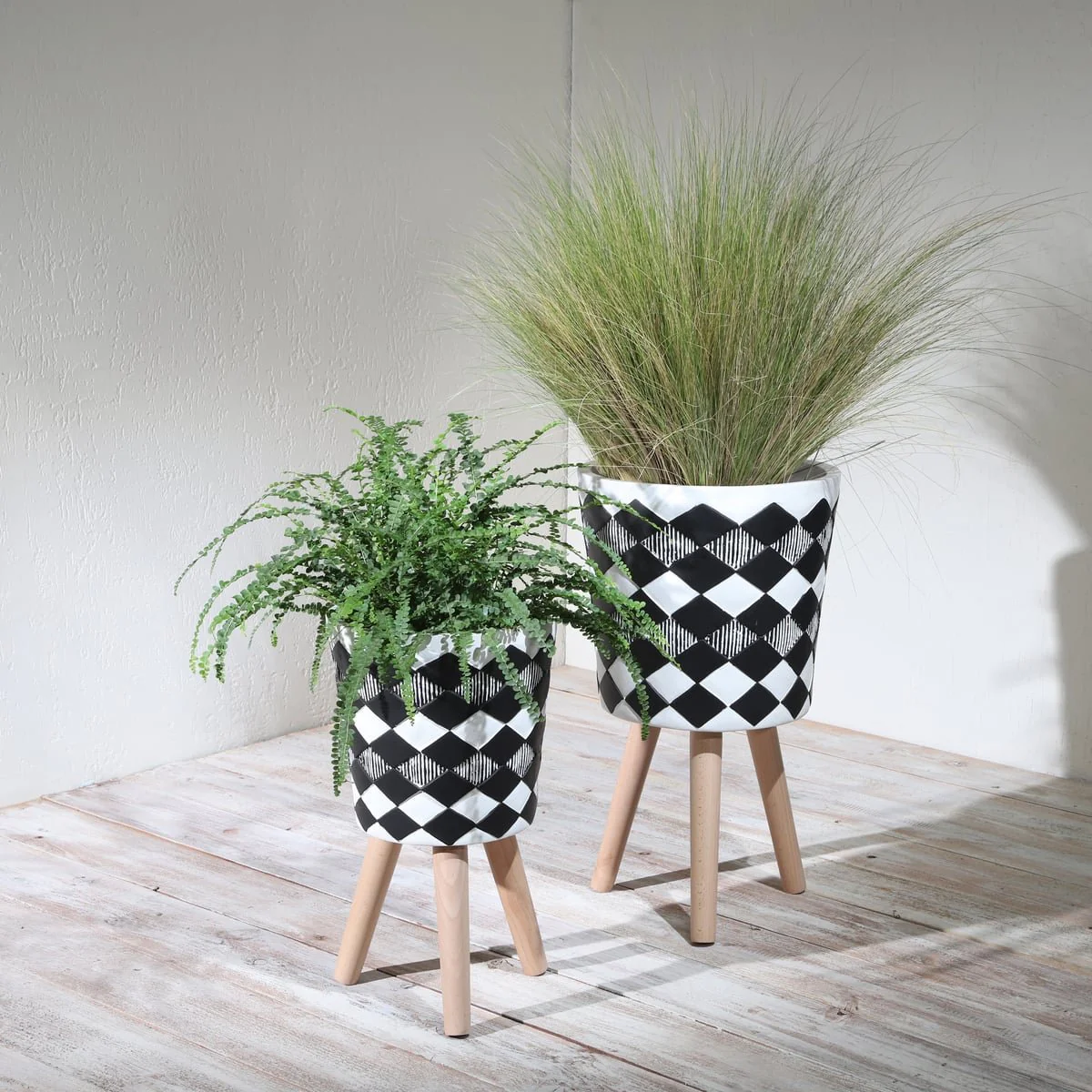 S/2 10/12" Diamond Planter W/ Wood Legs, Black(kd) - Image 10