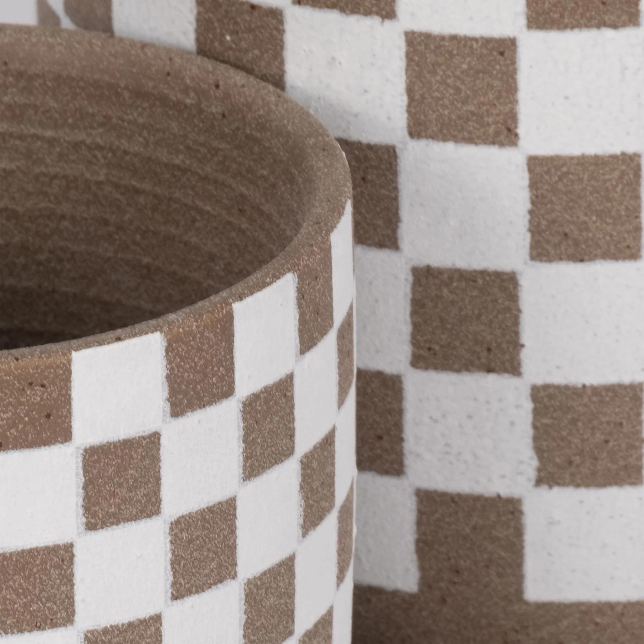 S/2 5/6" Checkerboard Saucer Planters, White/tan - Image 5