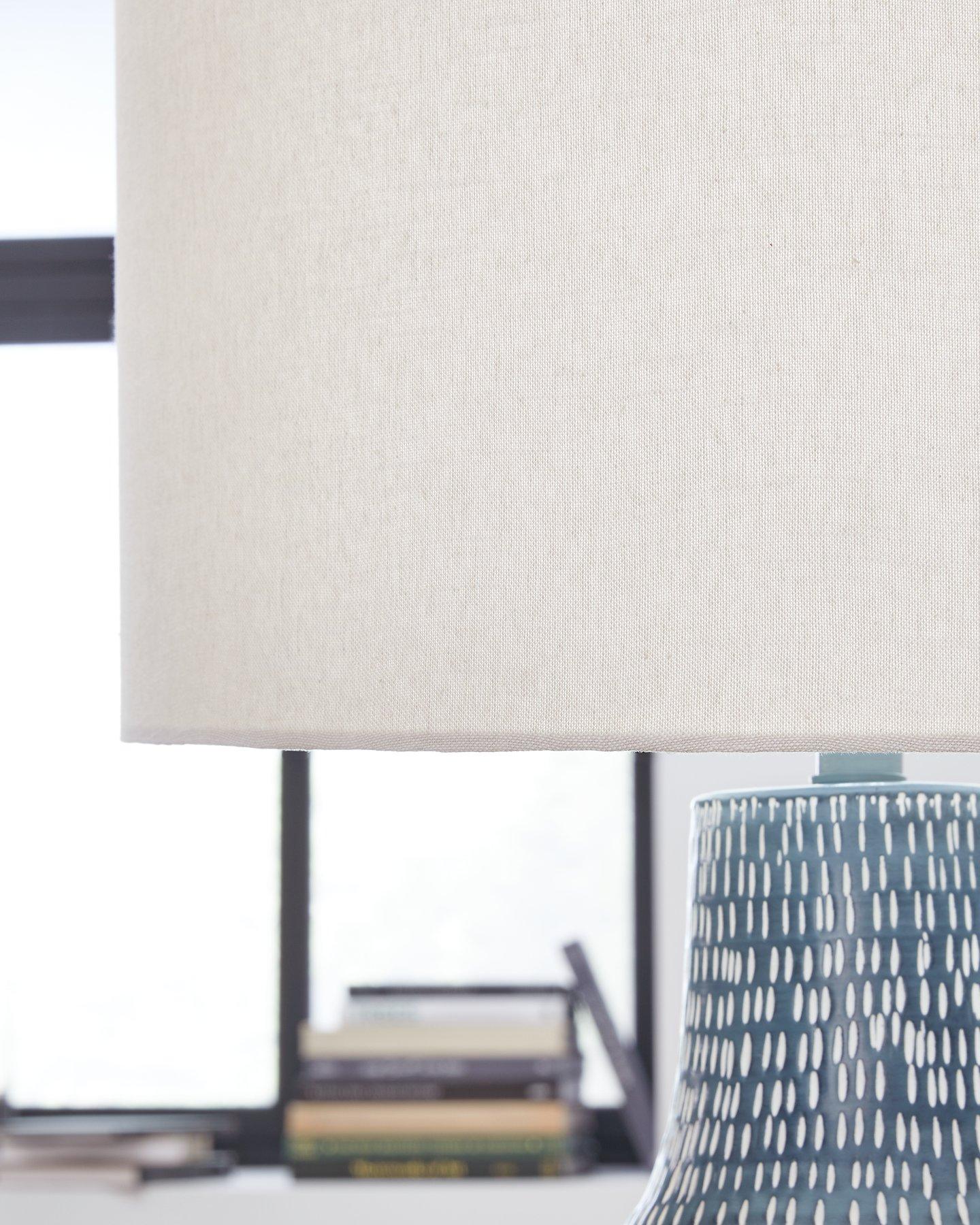 Schylarmont Lamp Set - Image 5