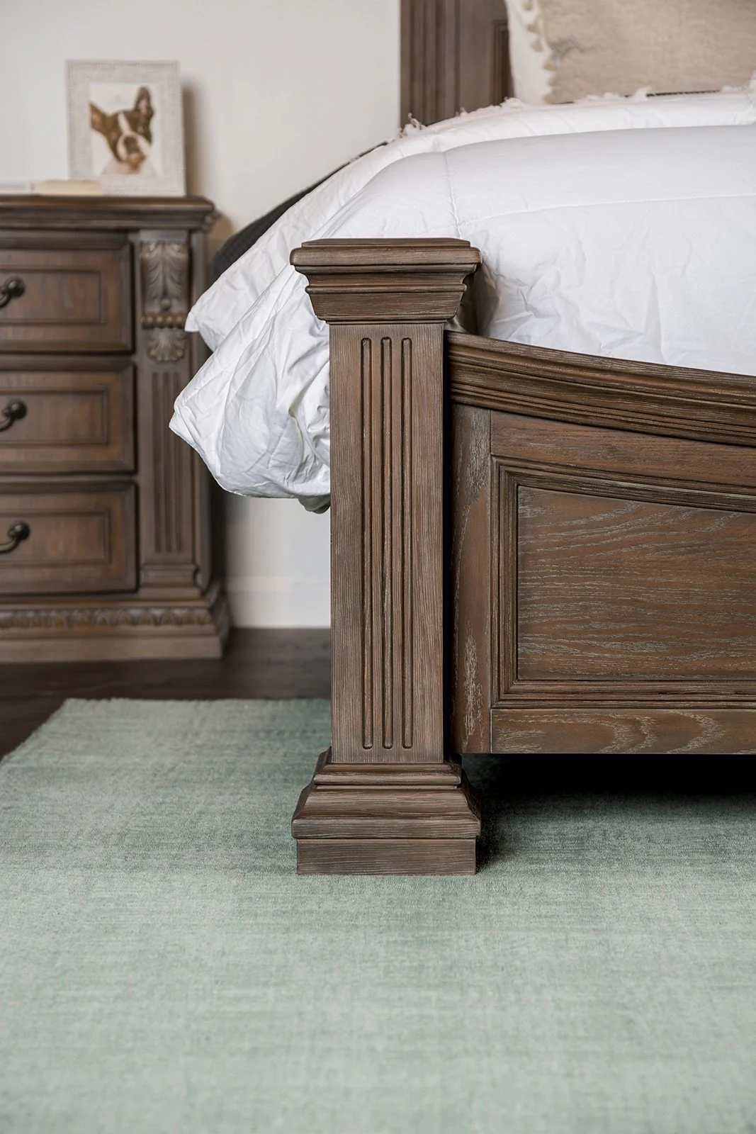 Sevenoaks 4 Pc. Queen Bedroom Set - Image 3