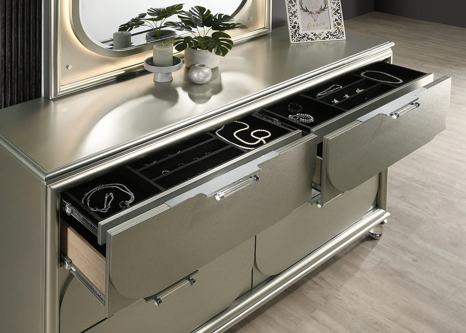 Sheridan Dresser, Silver - Image 3