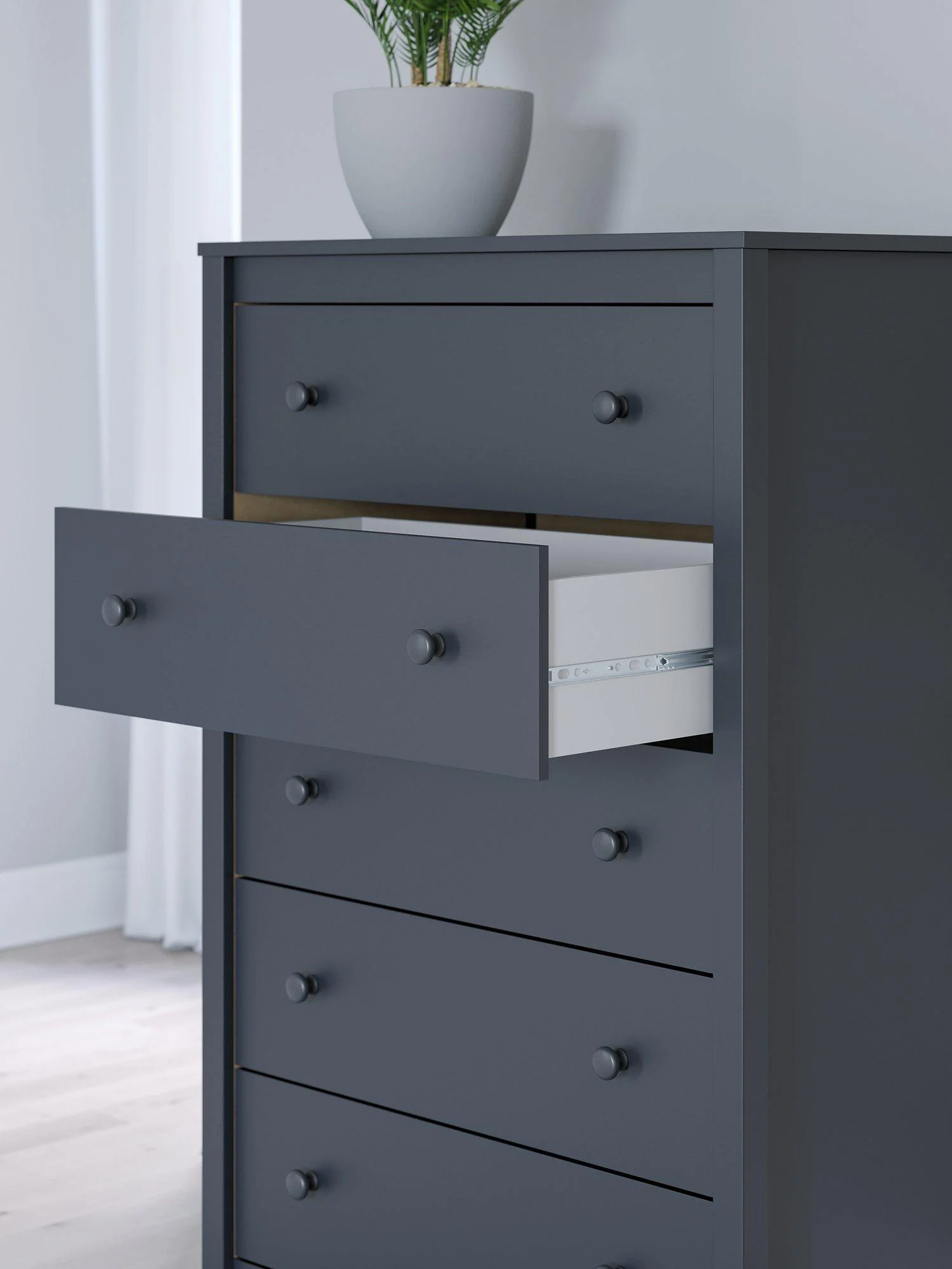 Simmenfort Chest of Drawers - Image 12
