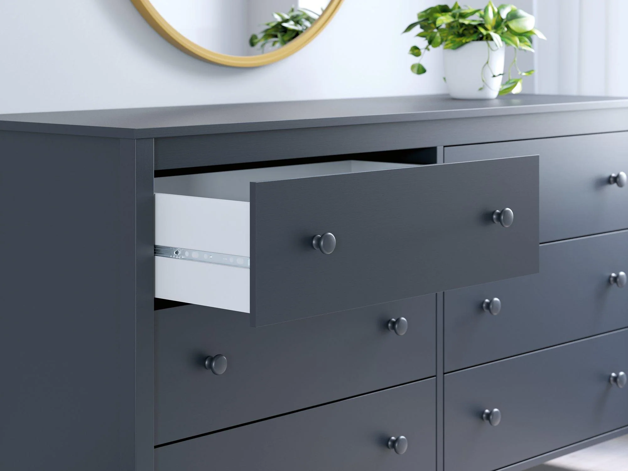 Simmenfort Dresser - Image 12