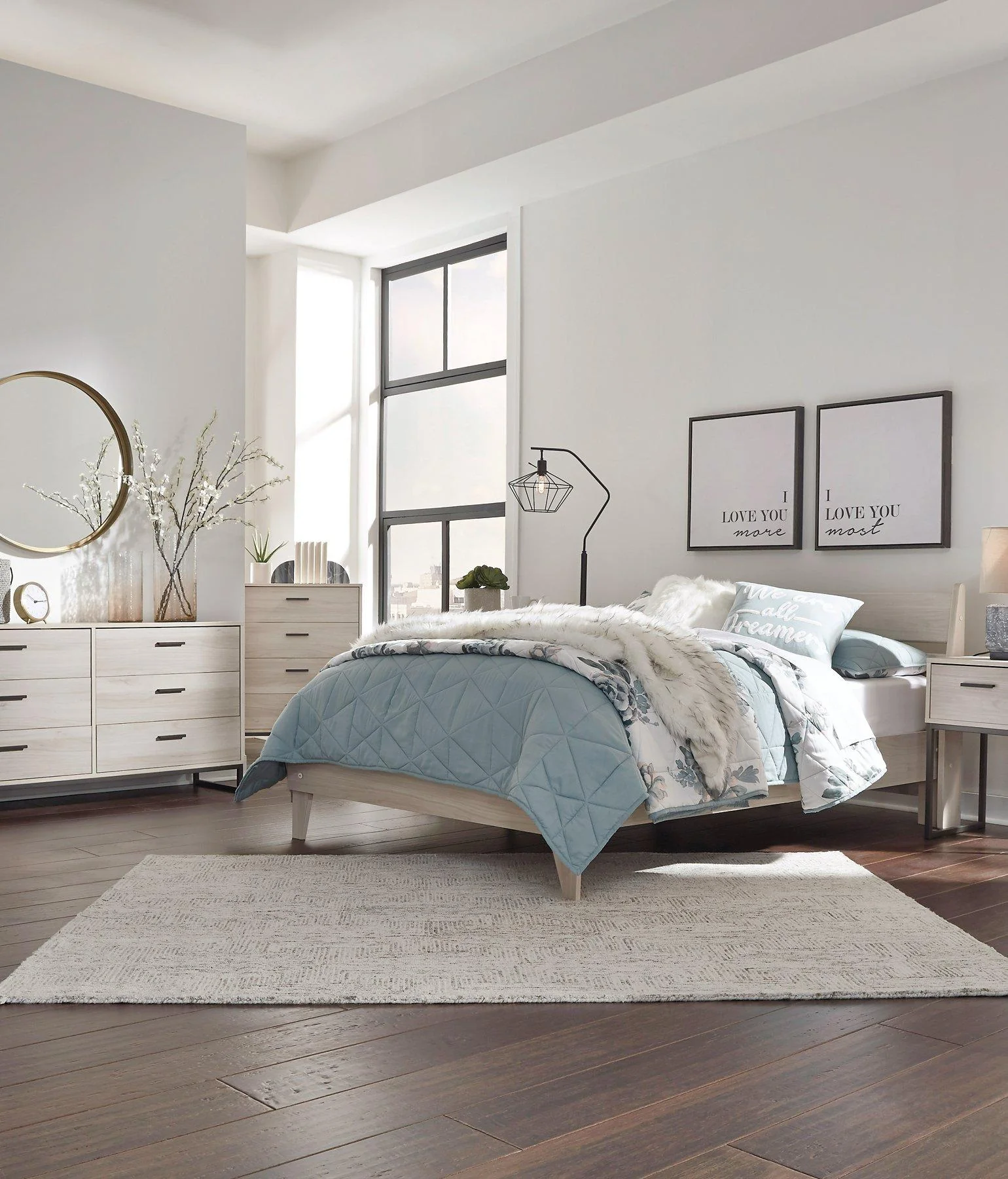 Socalle Panel Bed - Image 36
