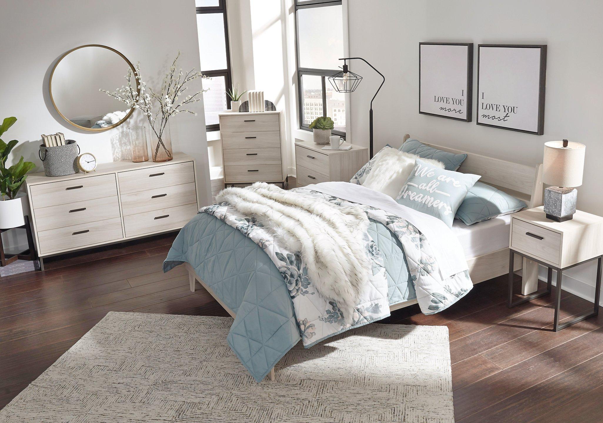 Socalle Panel Bed - Image 37