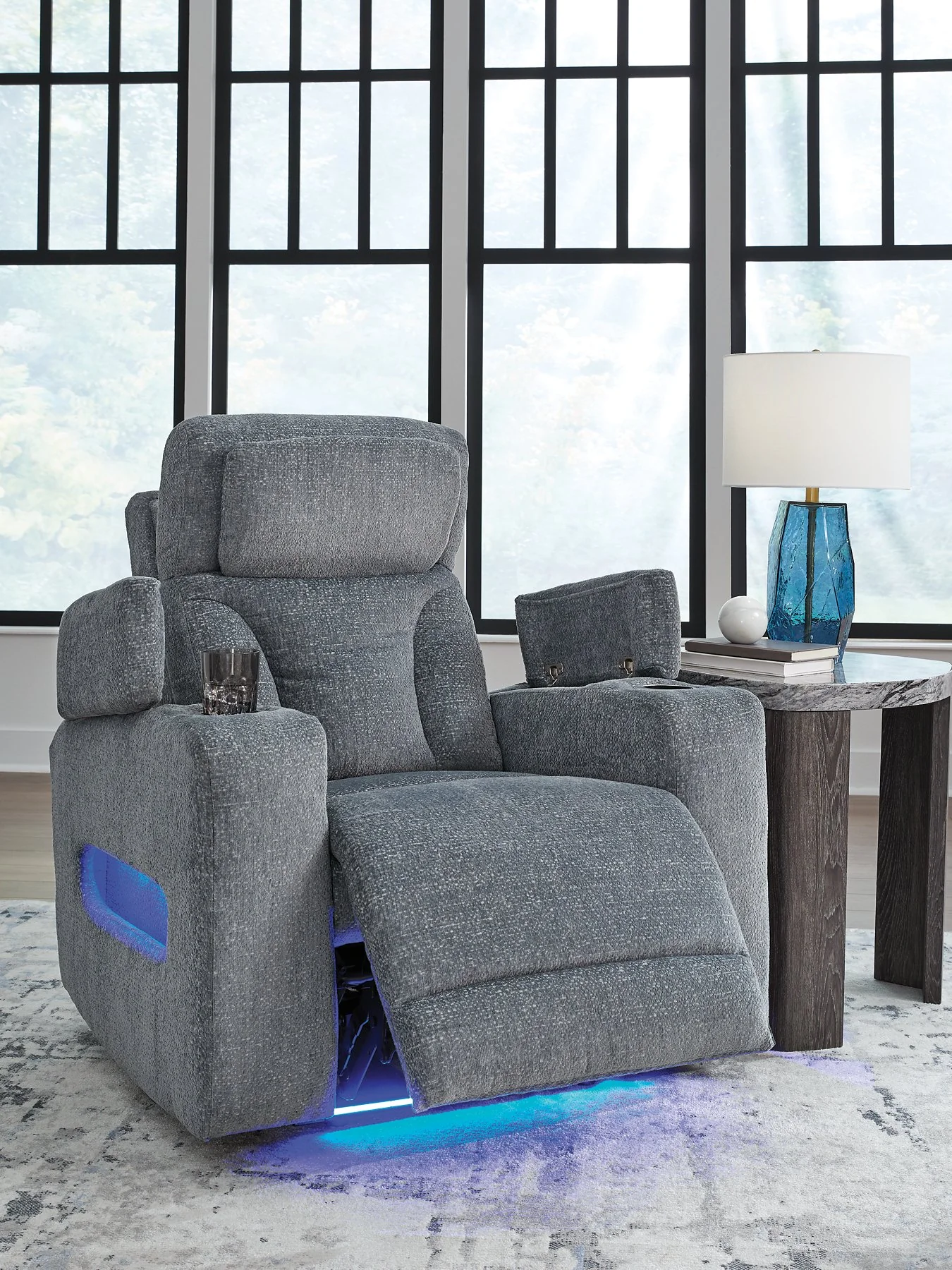 Studio Cave Power Recliner - Image 10