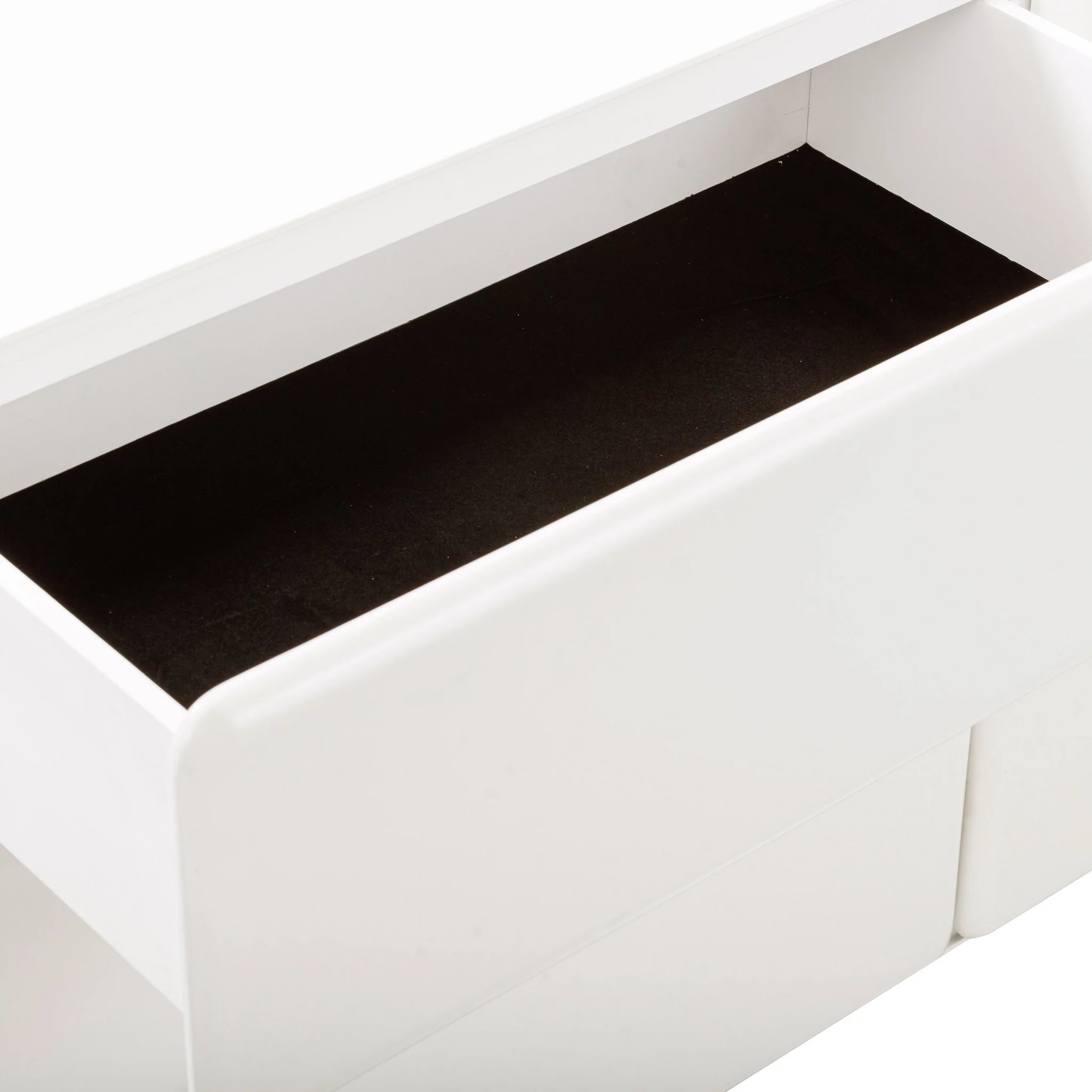 Tammy White 6-Drawer Dresser - Image 5