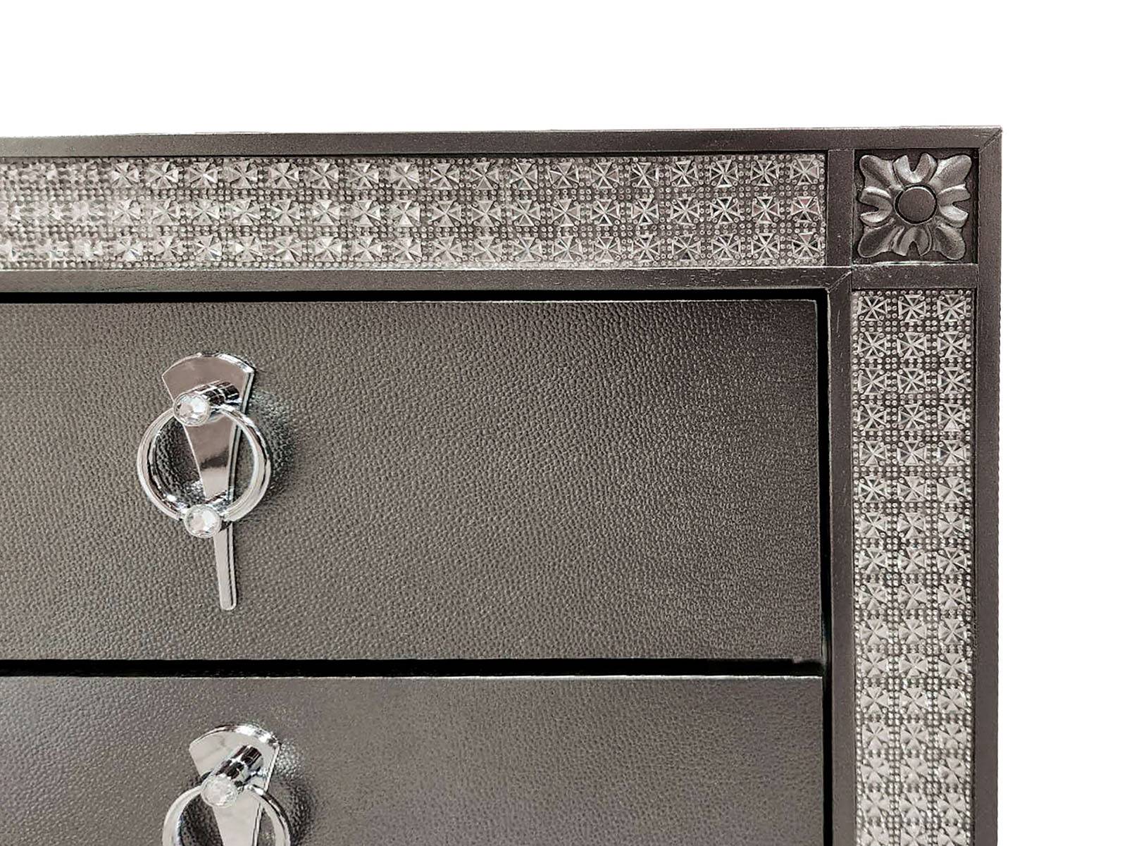 Titania 5 Pc. Queen Bedroom Set w/ Chest - Image 2