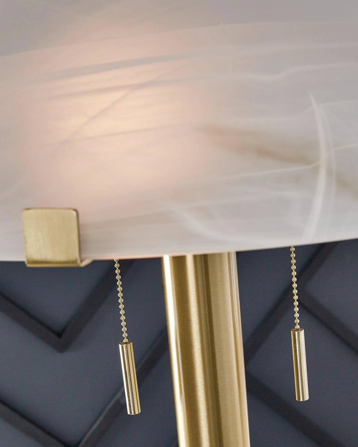 Tobbinsen Floor Lamp - Image 6