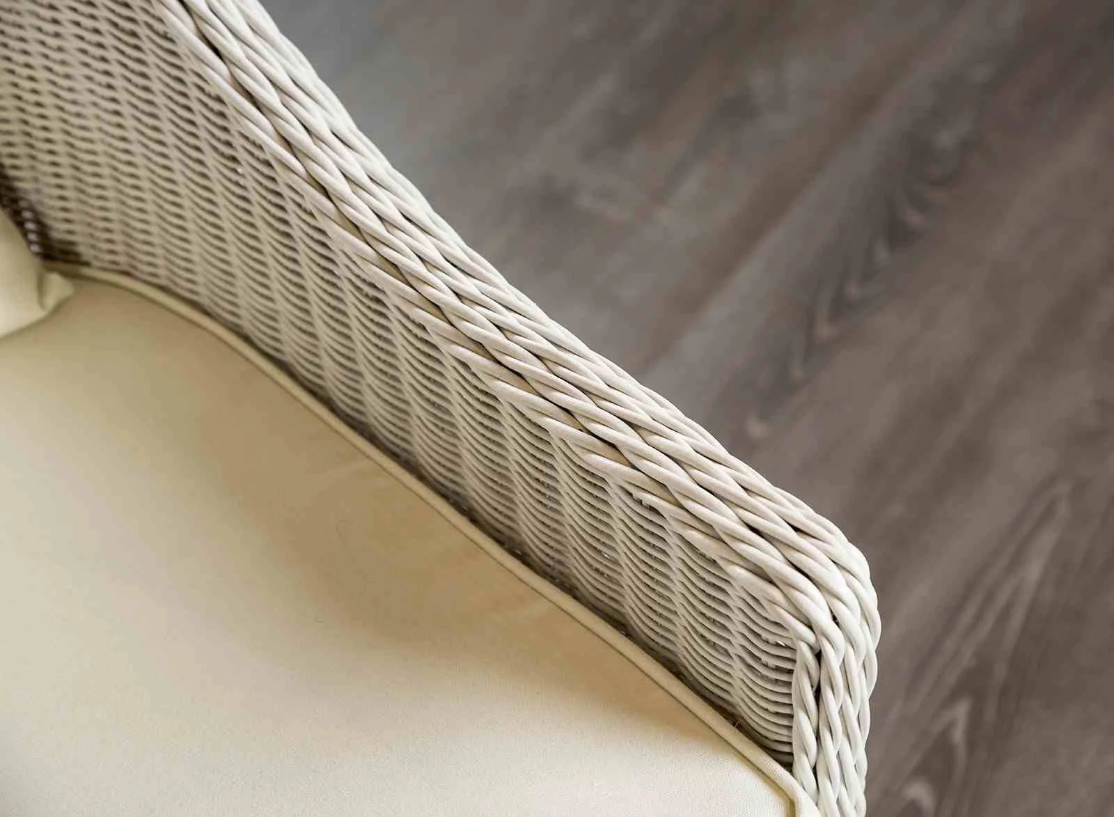 Tomohon Swivel Wicker Chair - Image 2