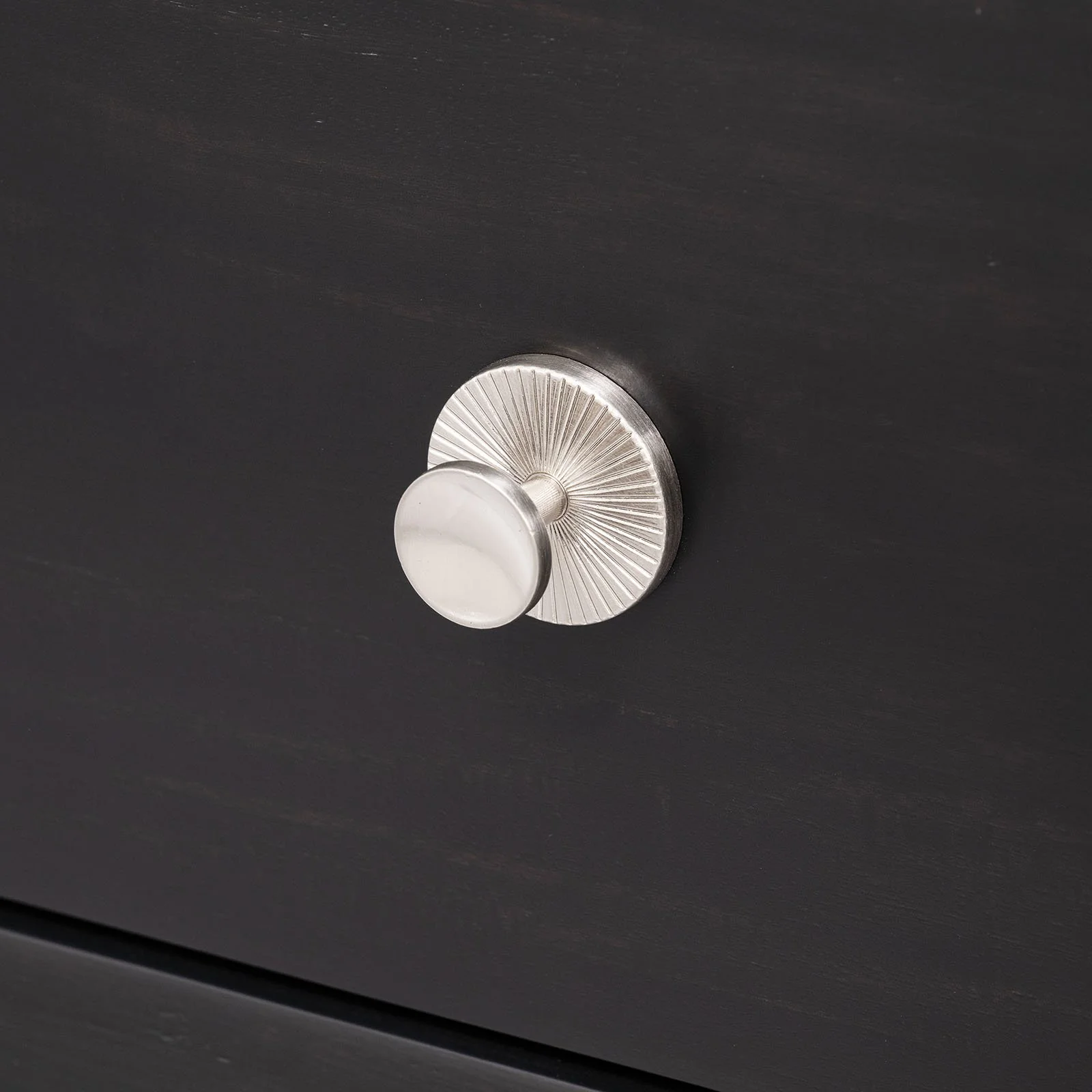 Torrance 5 Pc. Queen Bedroom Set w/ Chest (Storage FB) - Image 2