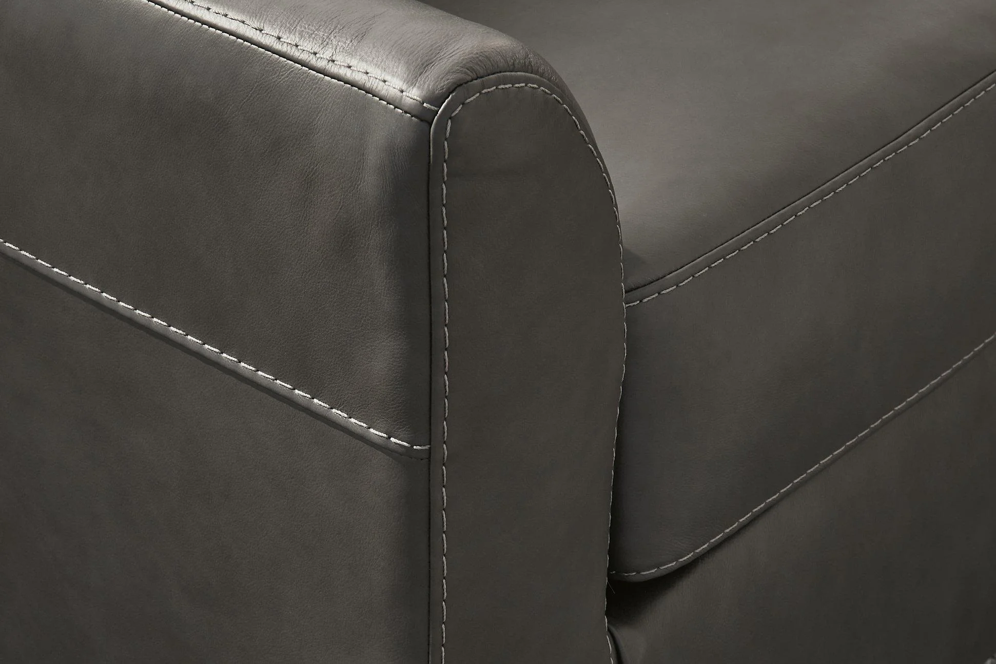 Valderno 2-Piece Sectional with Chaise - Image 15