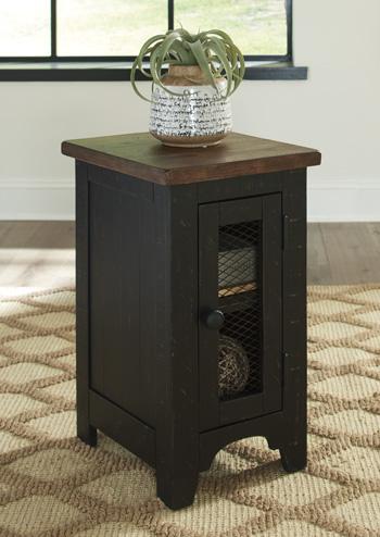 Valebeck Chairside End Table - Image 3