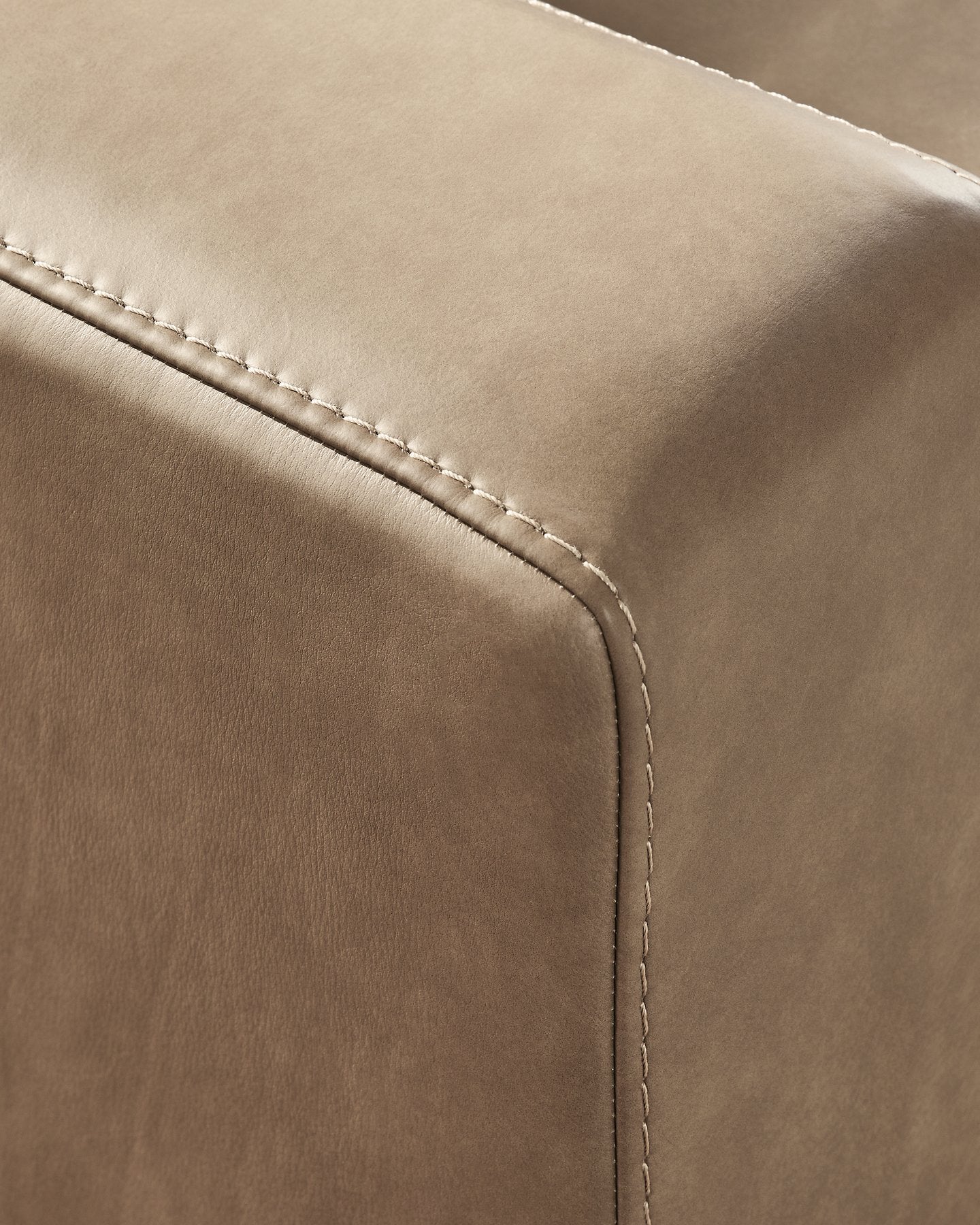 Veronella Sectional with Chaise - Image 15