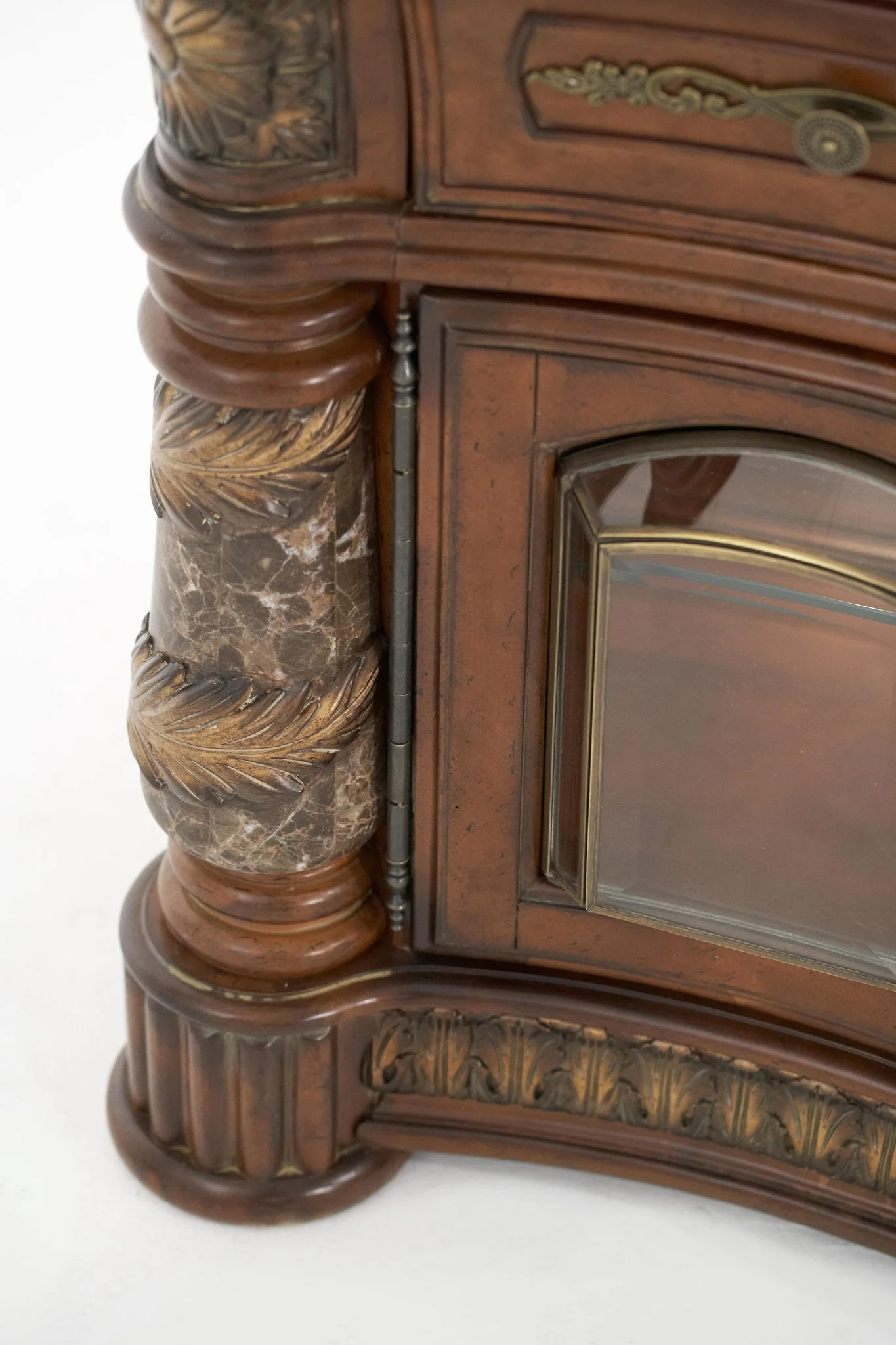 Villa Valencia China Cabinet - Classic Chestnut - Image 7