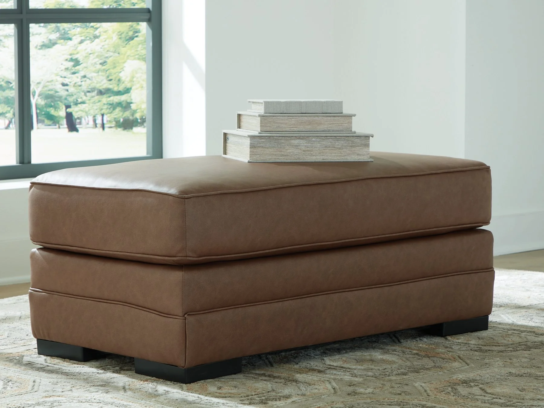 VillaCourt Ottoman - Image 2