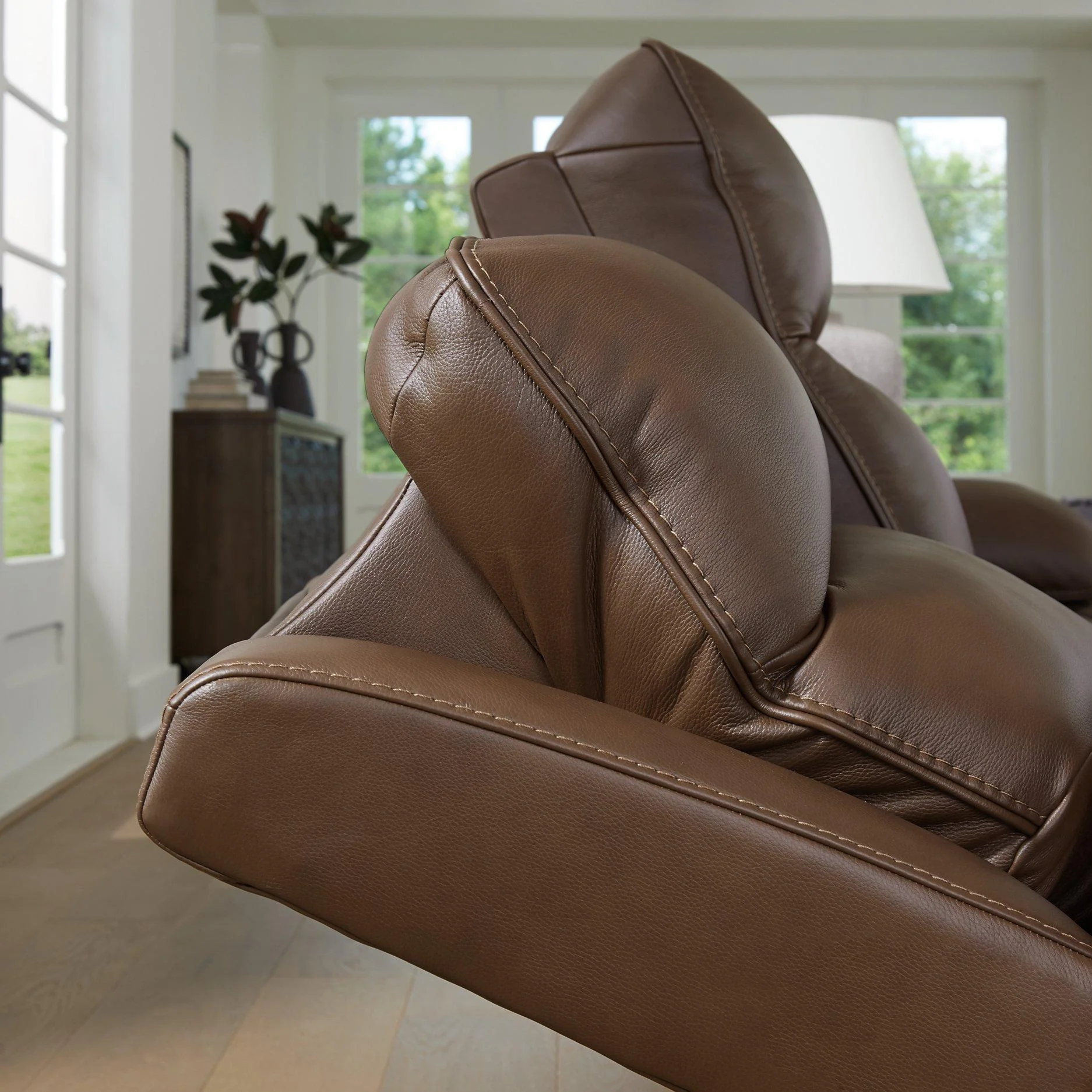 VonRyan Power Reclining Sofa - Image 7