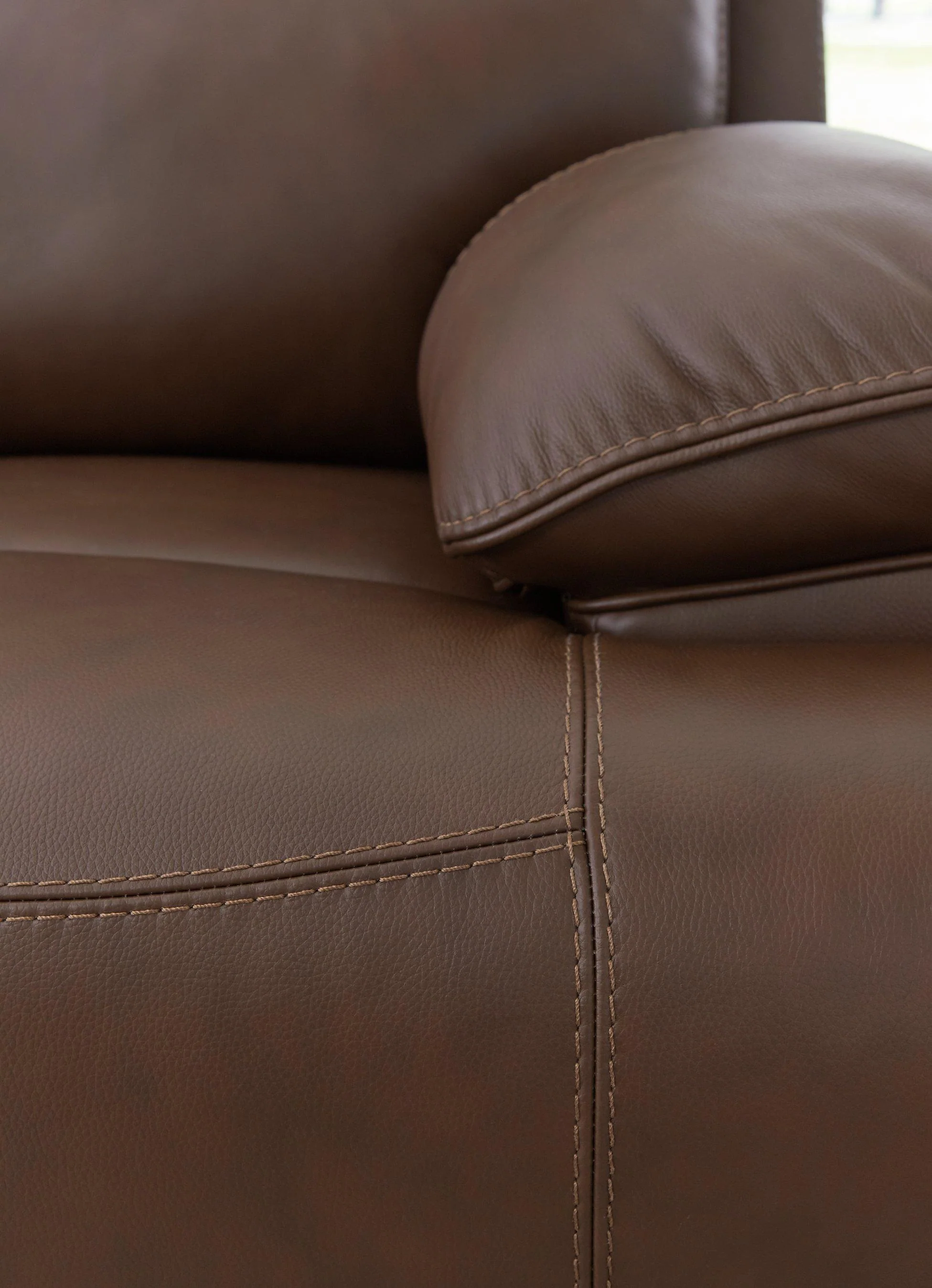 VonRyan Living Room Set - Image 6