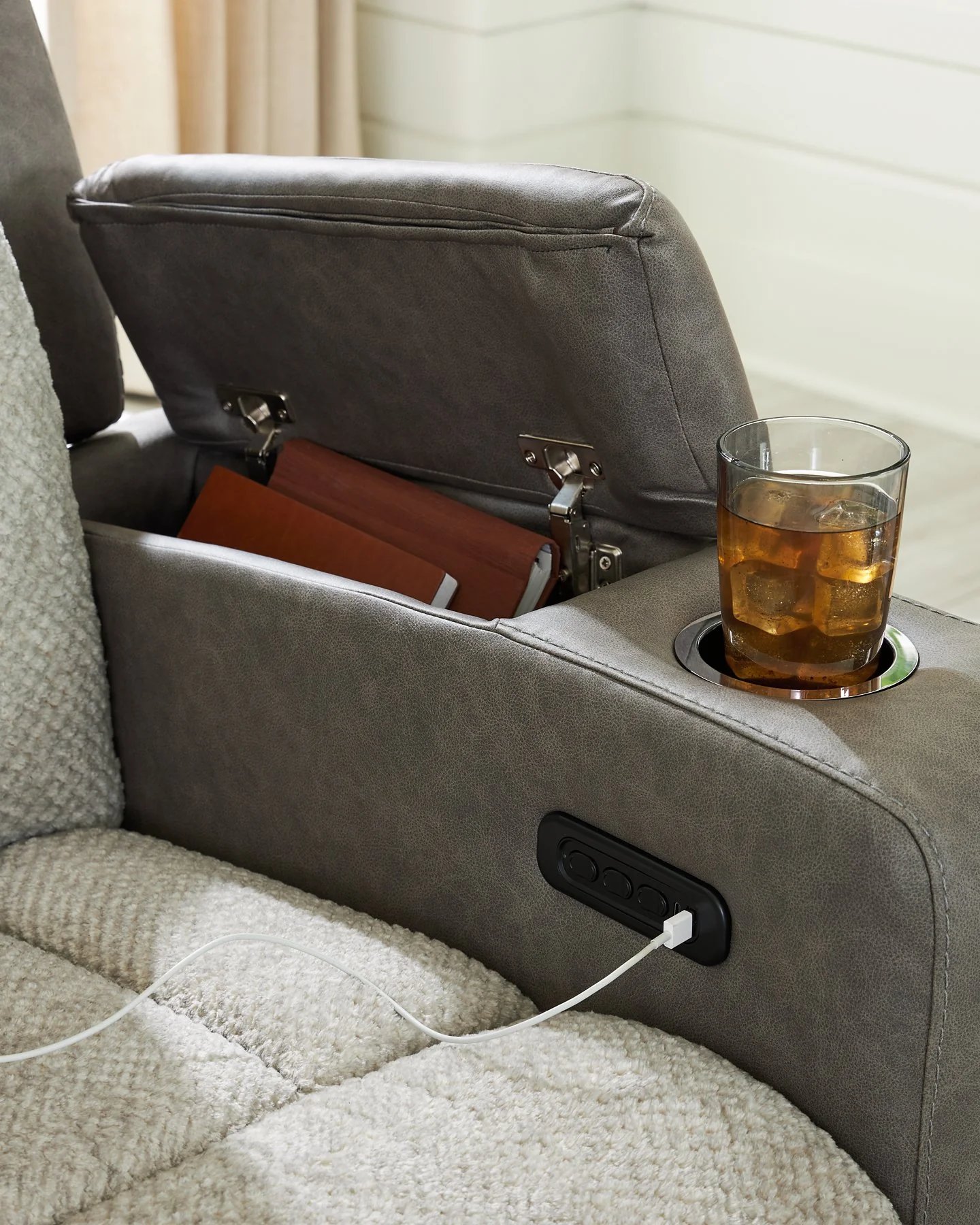 WhipLash Power Recliner - Image 10
