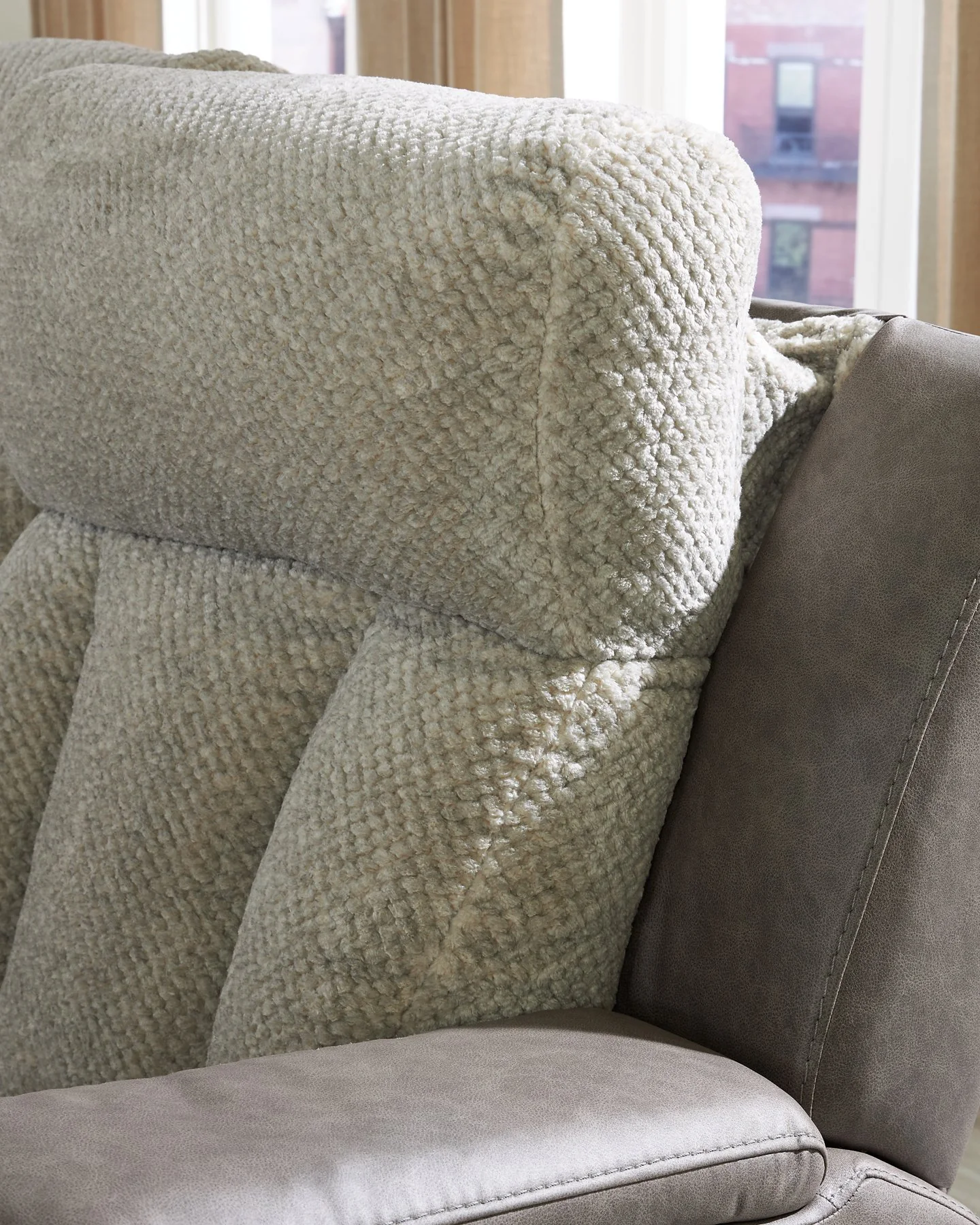 WhipLash Power Reclining Loveseat with Console - Image 9