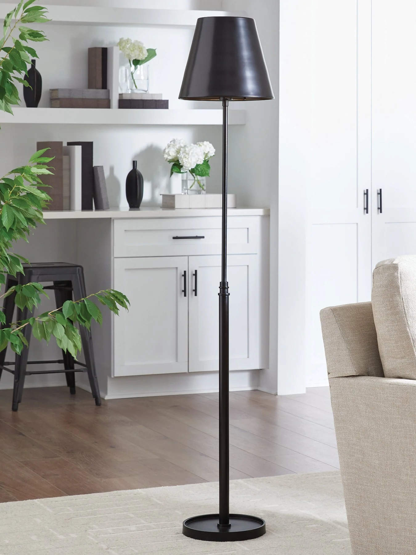 Wimner Floor Lamp - Image 2