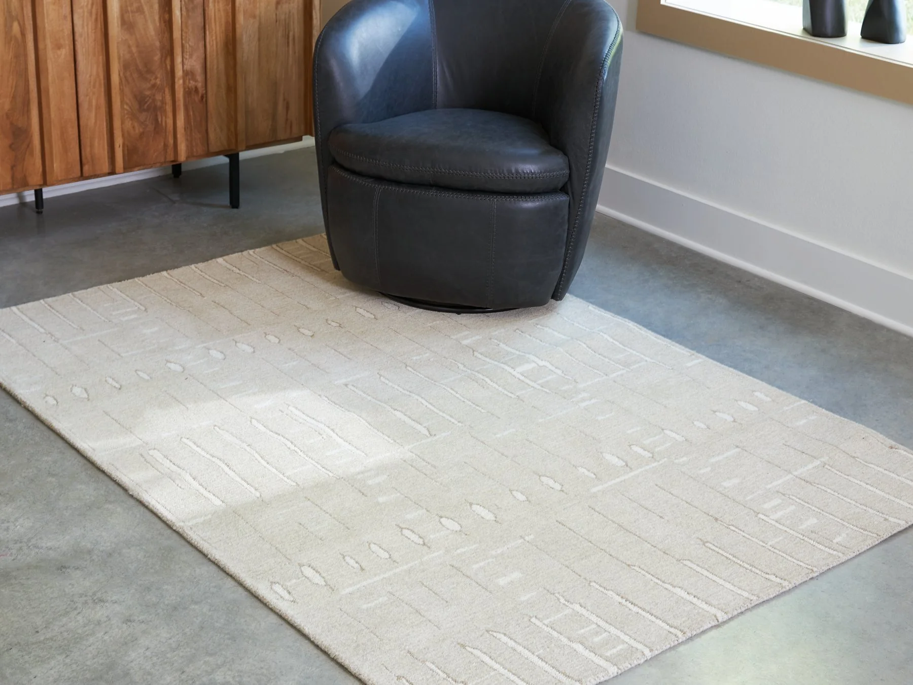 Wolbert 5' x 7' Area Rug - Image 2
