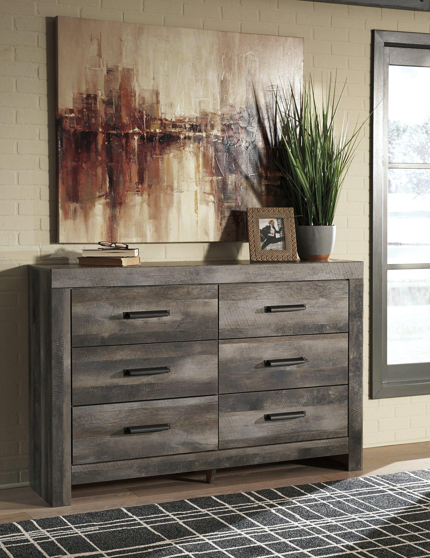 Wynnlow Dresser - Image 5