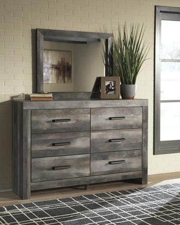 Wynnlow Dresser and Mirror - Image 3