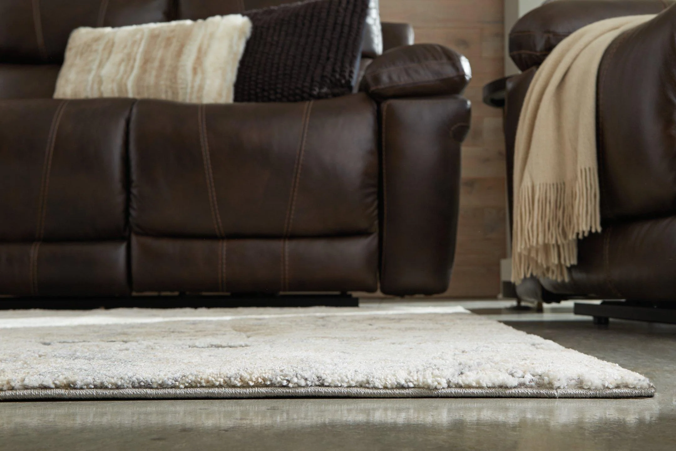 Wyscott 5'3" x 7'3" Rug - Image 5